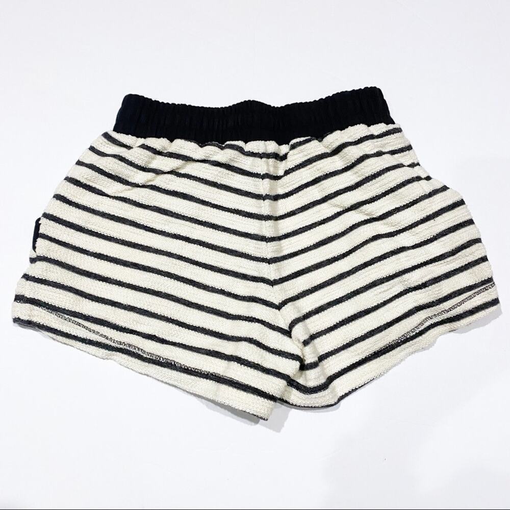 Tigerlily Knit Stripe Shorts Sz 2 Pull On Shorts Cream Stripe Shorts — image 6 of 8